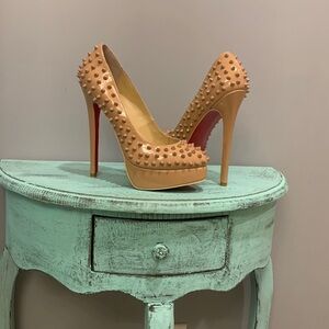 Christian Louboutin Sz 40